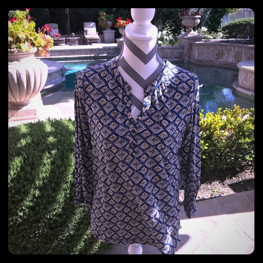 🌸Darling LUCKY BRAND shirt with buttons
